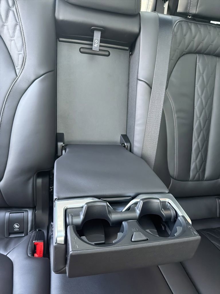 New 2026 BMW X7 M60i image 24