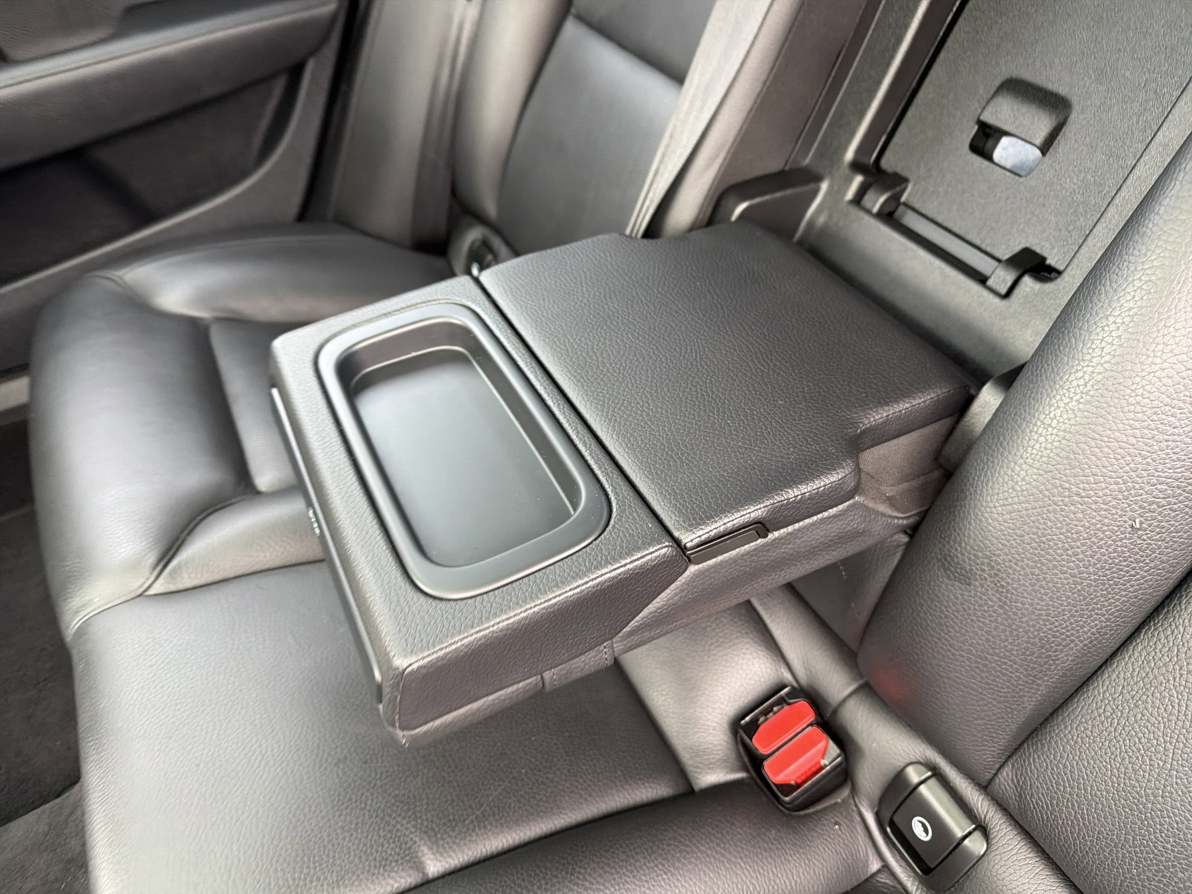 Used 2018 Volvo S90 T5 Momentum w/ Convenience Package AWD/4WD image 14