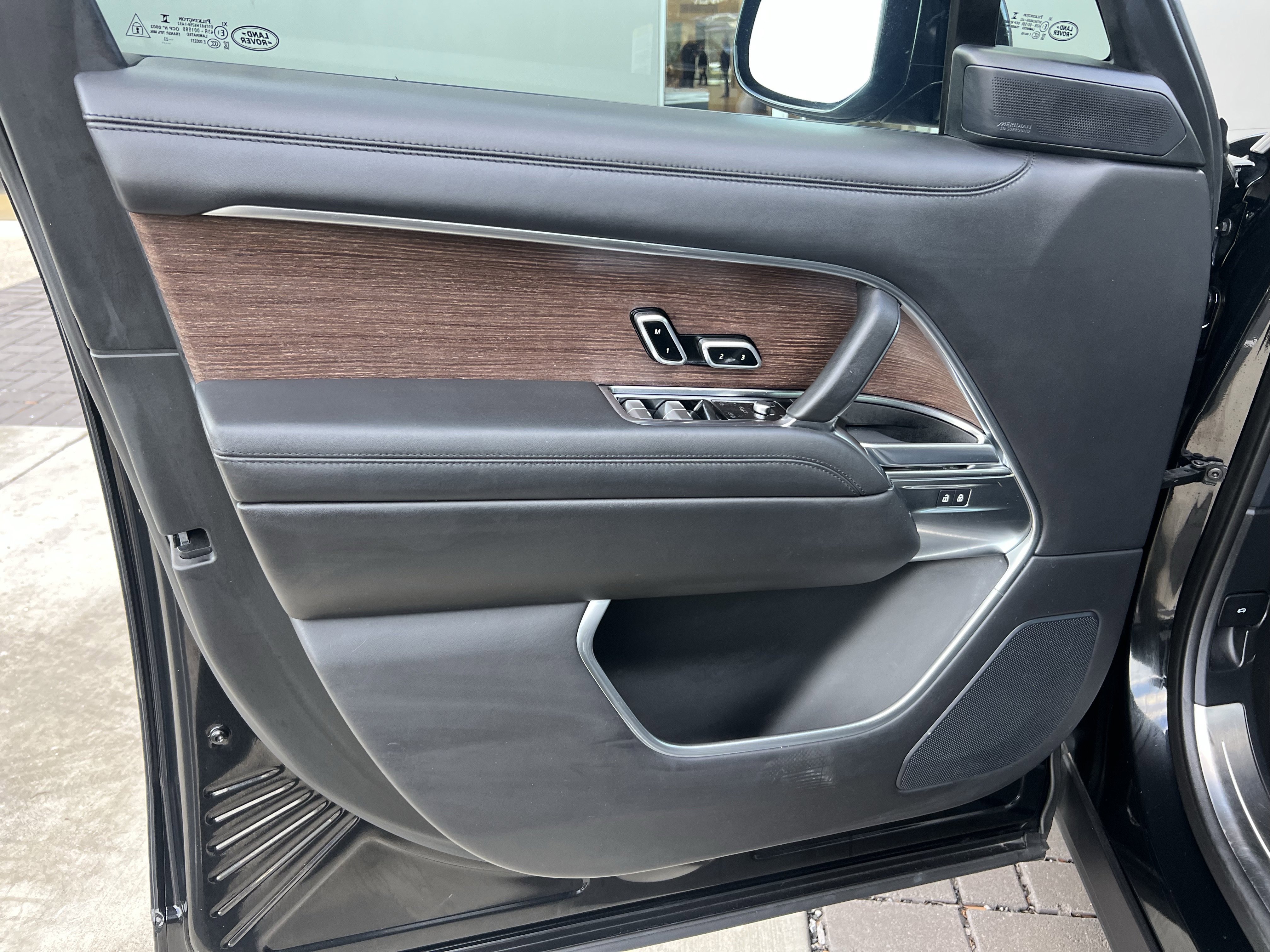 Certified 2023 Land Rover Range Rover SE image 15