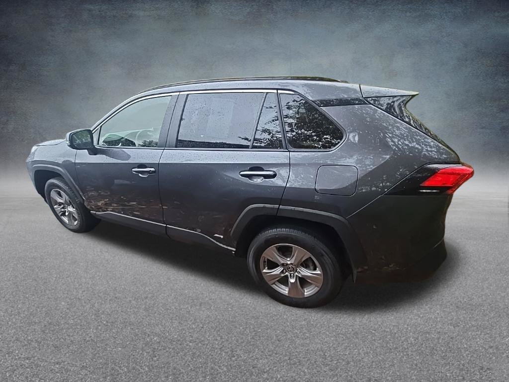 Used 2025 Toyota RAV4 LE AWD/4WD image 5