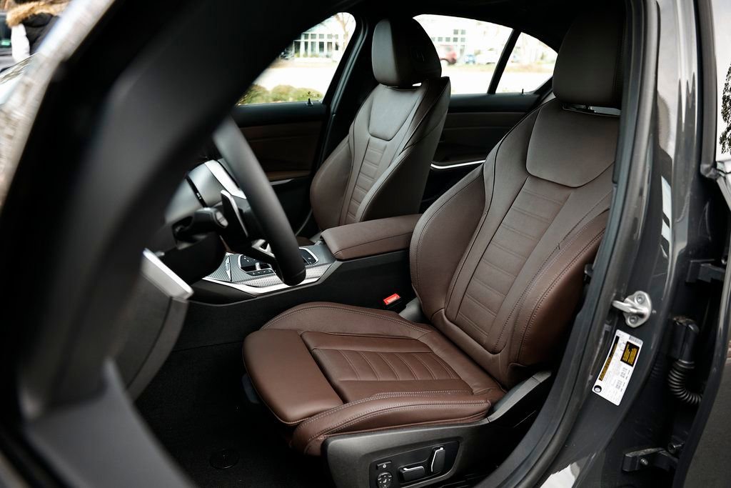 Used 2026 BMW 330i Sedan w/ M Sport Package image 20