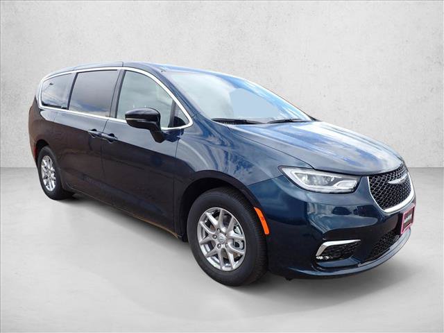 New 2025 Chrysler Pacifica Select FWD image 6