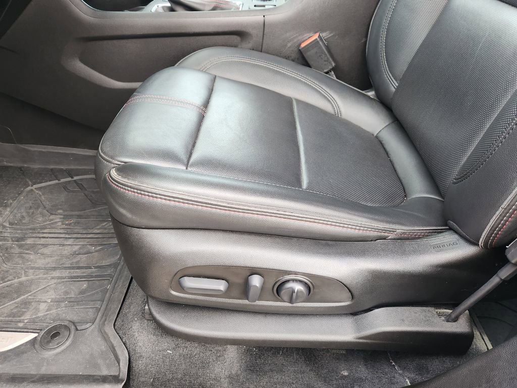 Used 2023 Chevrolet Traverse RS w/ LPO, Floor Liner Package image 29