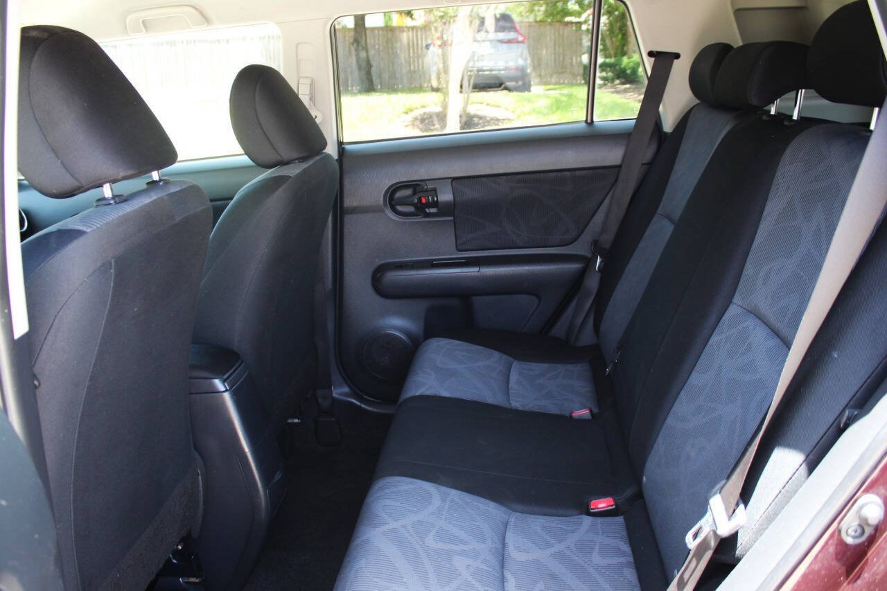 Used 2012 Scion xB FWD image 11
