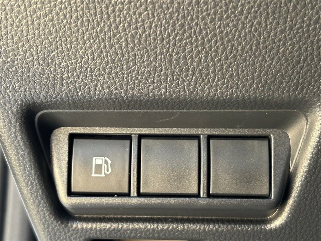 Used 2025 Toyota Prius XLE image 20