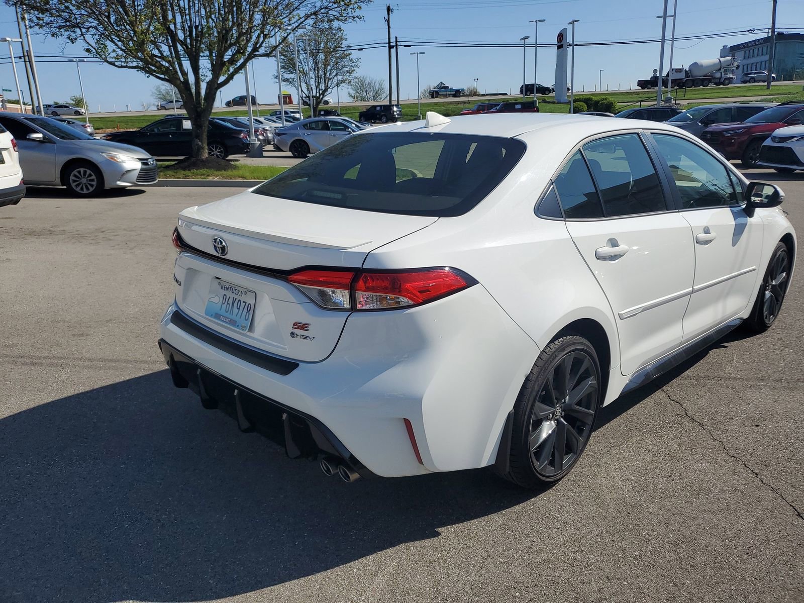 Certified 2025 Toyota Corolla SE w/ SE Premium Package image 4