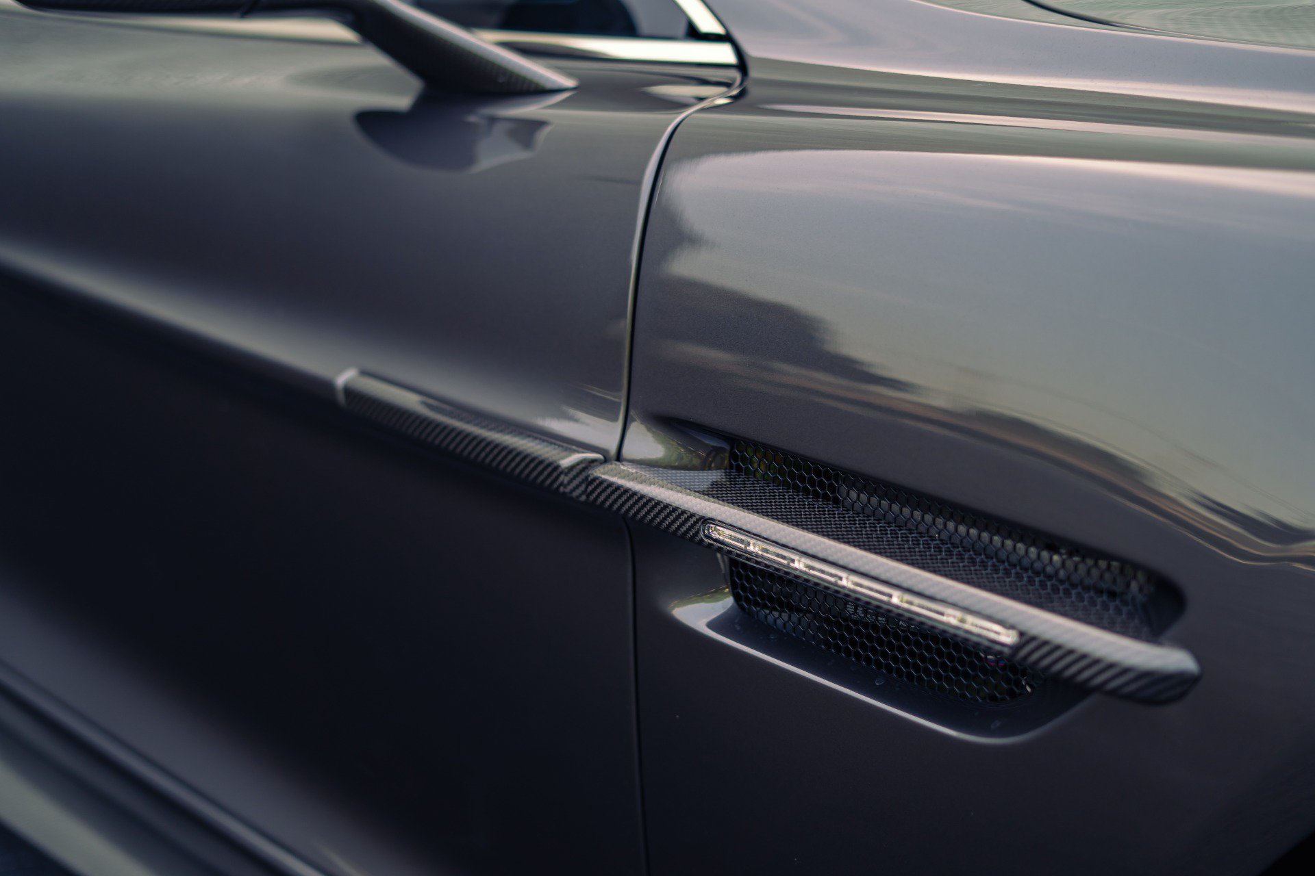 Used 2014 Aston Martin Vanquish Coupe RWD image 7