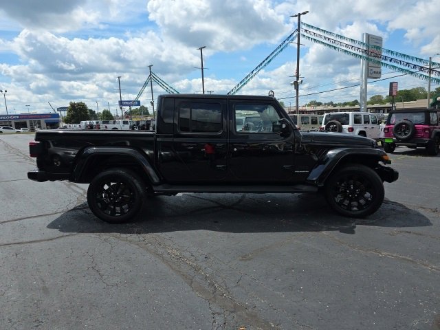 Used 2023 Jeep Gladiator Overland image 9