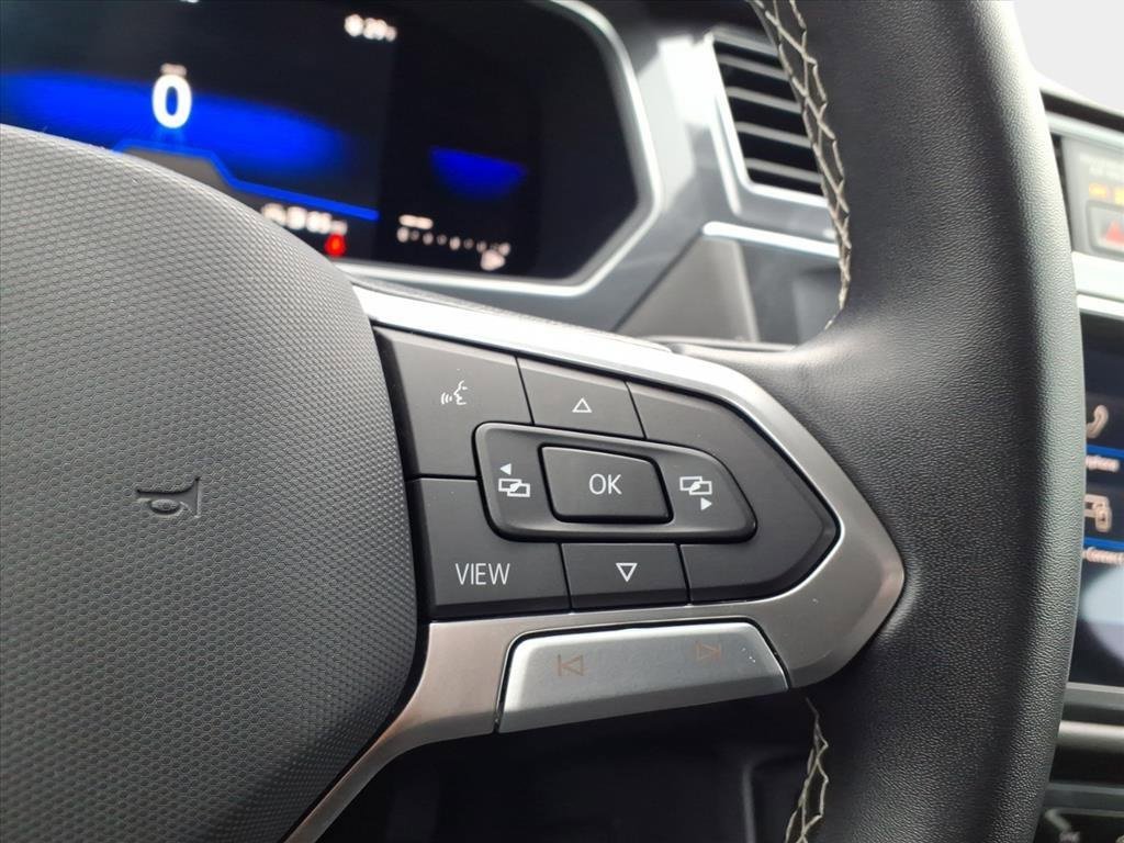 Used 2023 Volkswagen Tiguan SE image 24