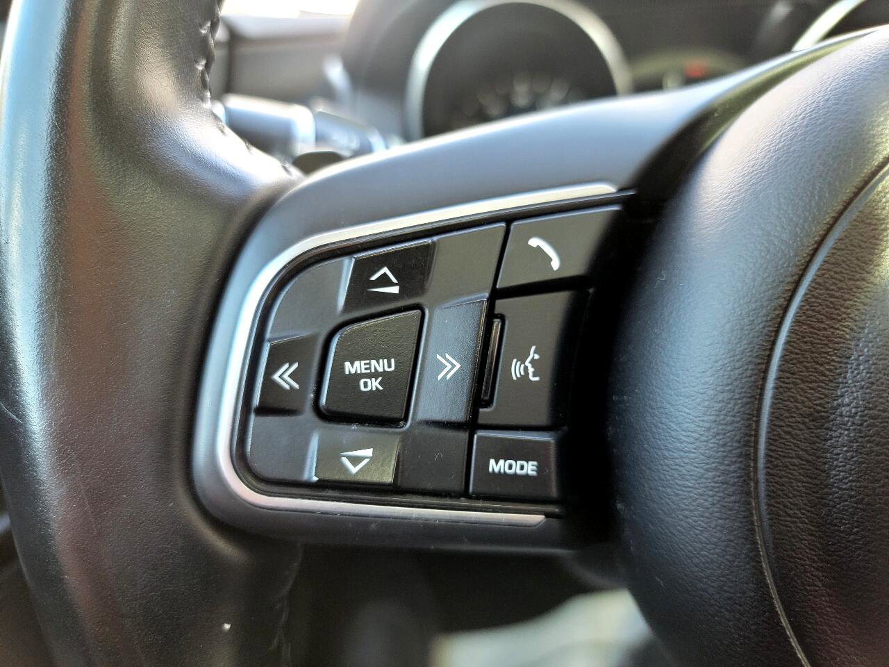 Used 2017 Jaguar XE Prestige image 26