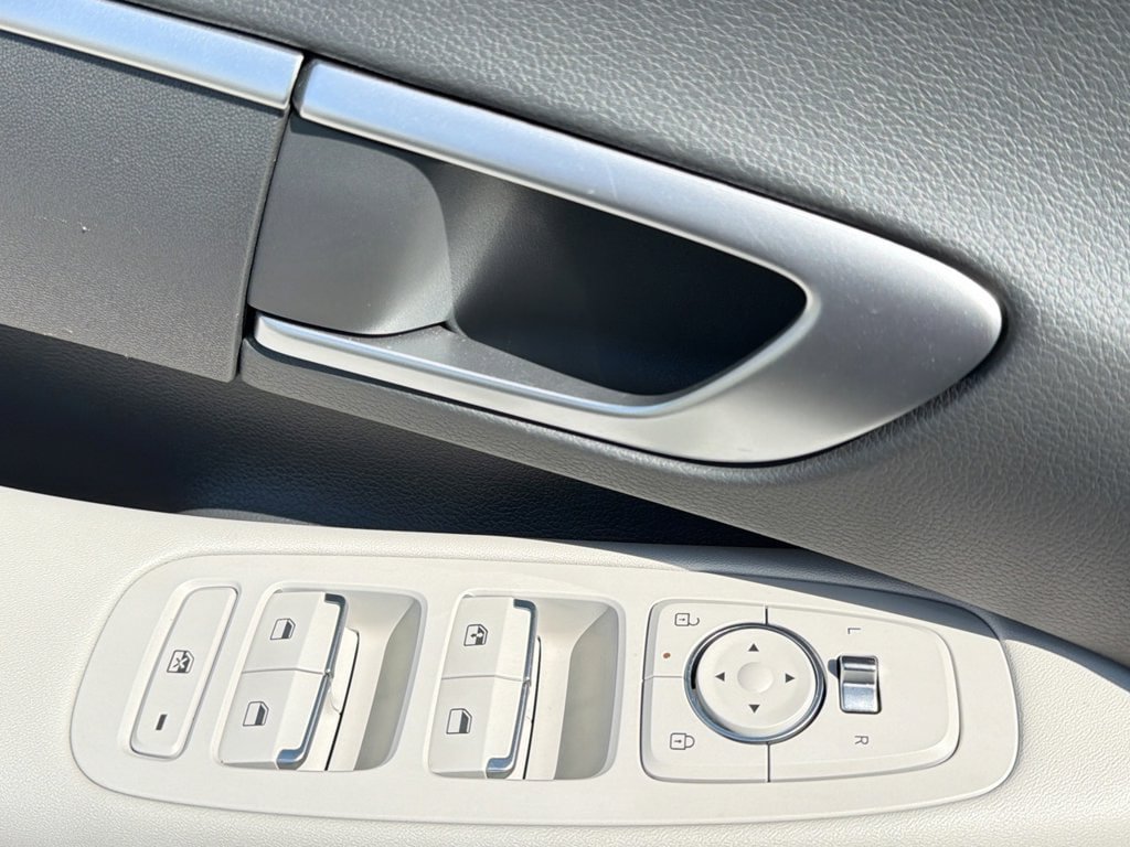 Certified 2025 Hyundai Sonata SE FWD image 17