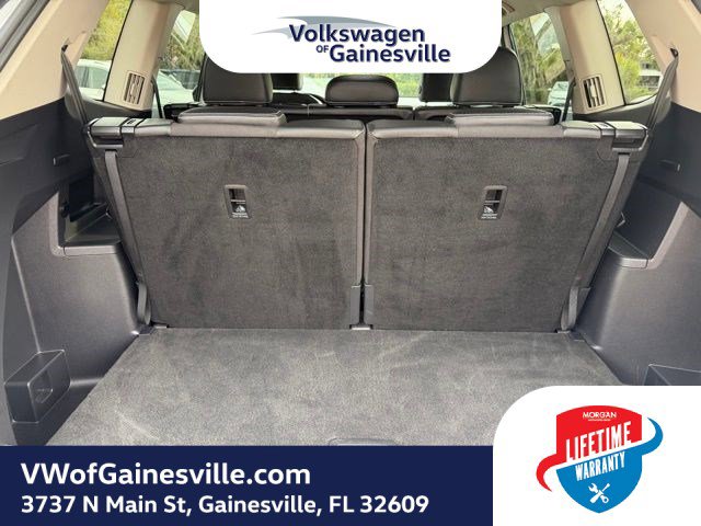 Certified 2025 Volkswagen Atlas SE image 7