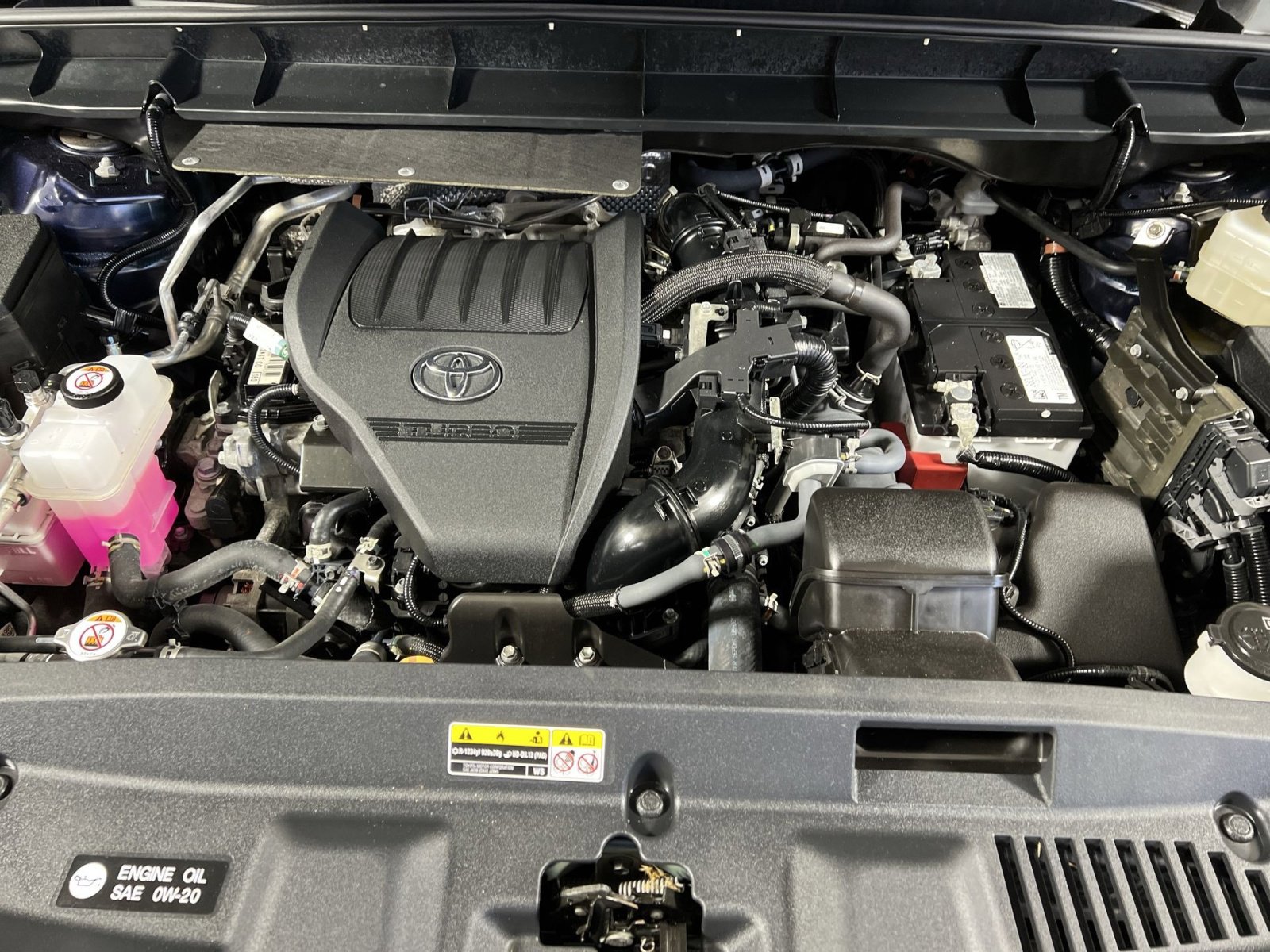 Used 2024 Toyota Highlander LE image 26