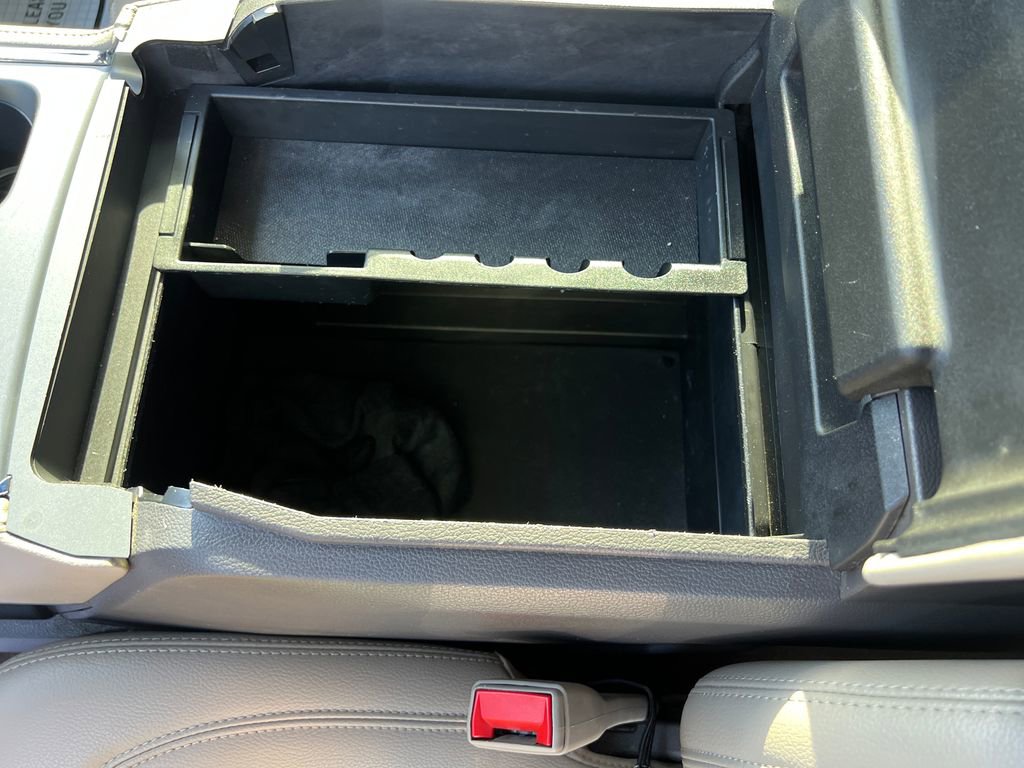 Used 2019 Ford Expedition XLT w/ Equipment Group 202A RWD image 17