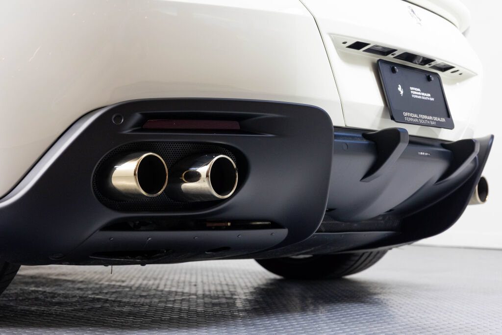 Certified 2024 Ferrari Roma Spider RWD image 32