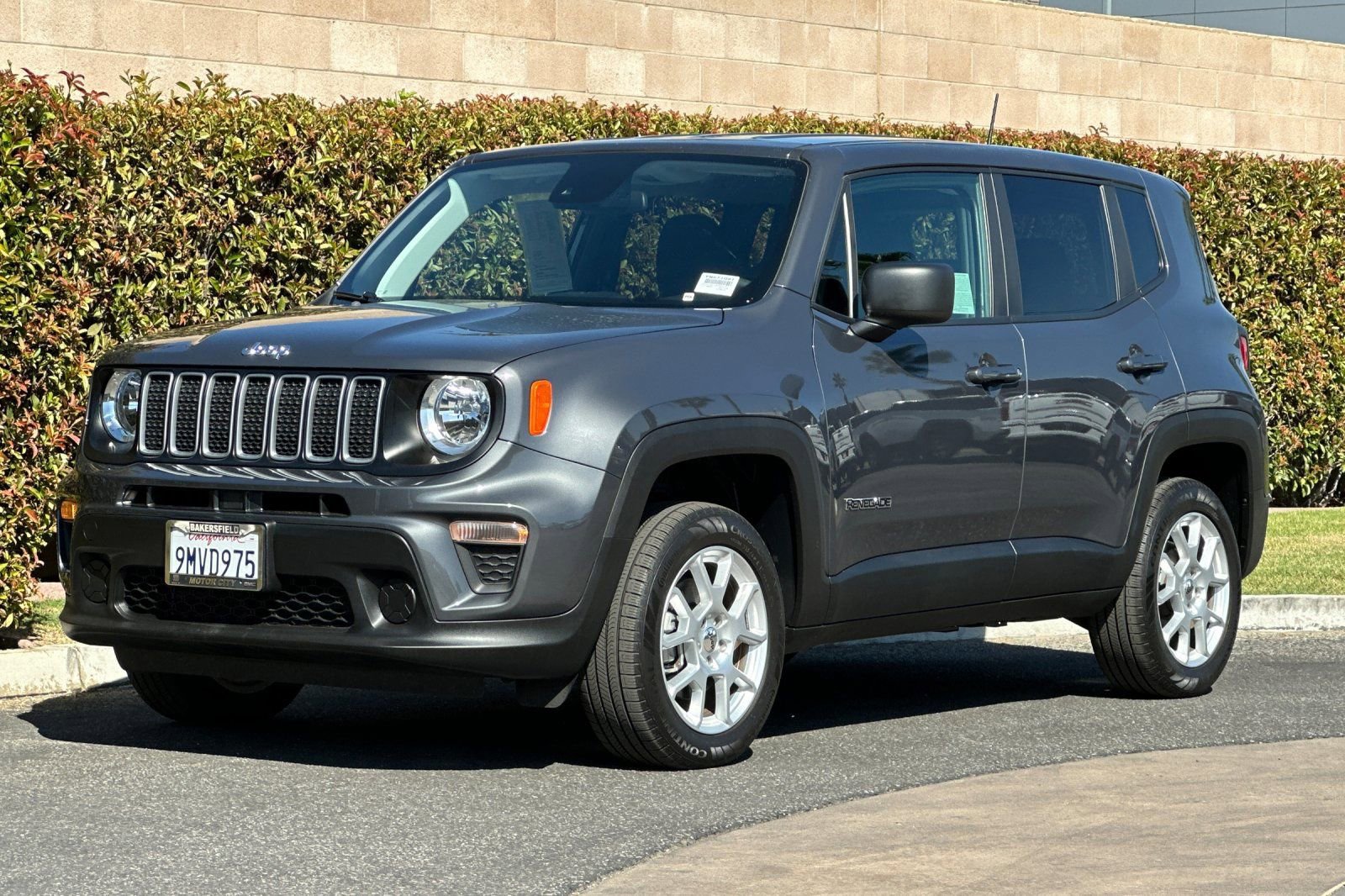 Used 2023 Jeep Renegade Latitude image 8
