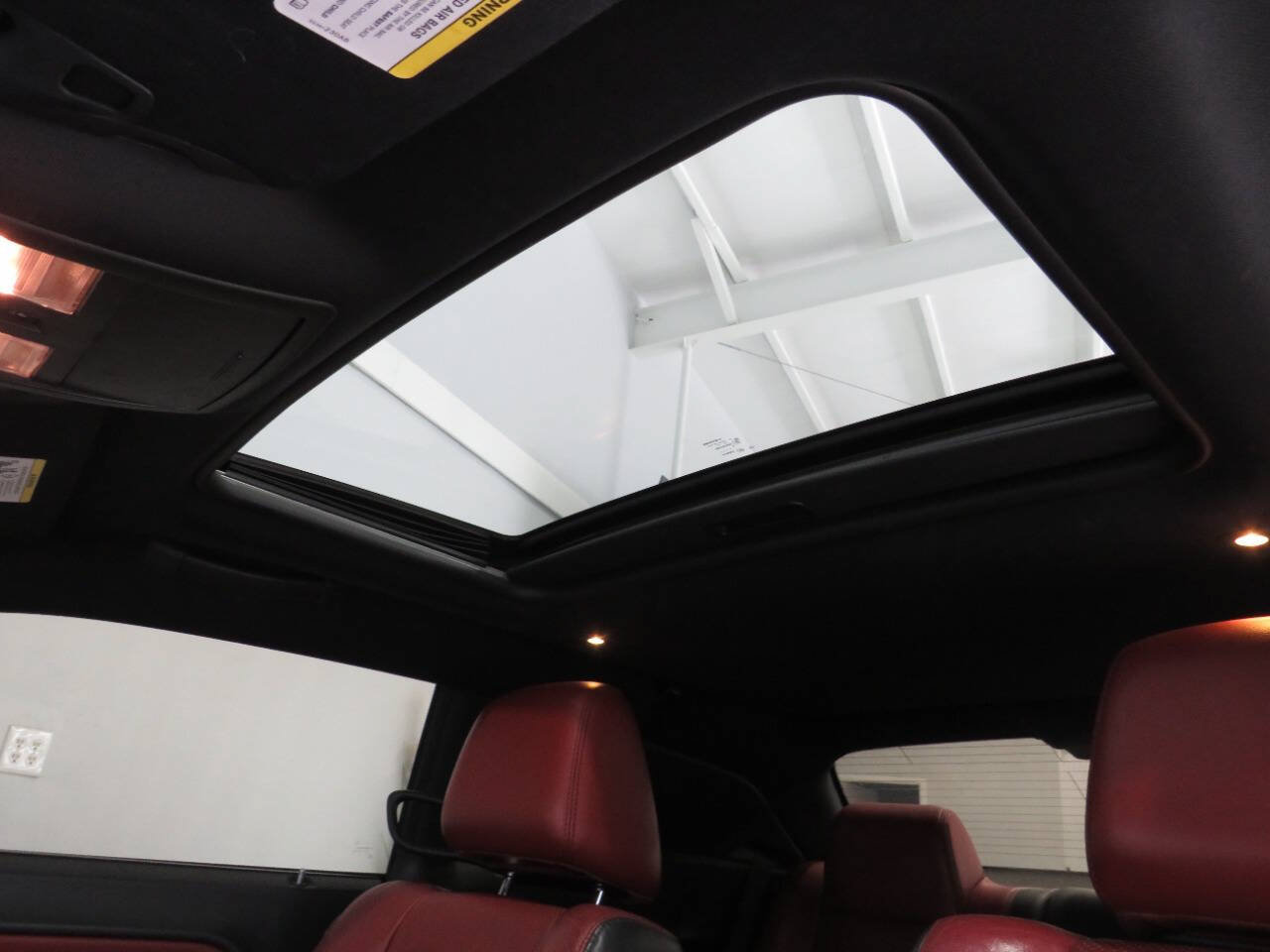 Used 2013 Dodge Challenger SXT RWD image 19