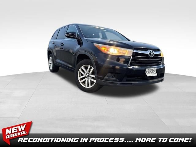Used 2016 Toyota Highlander LE image 1