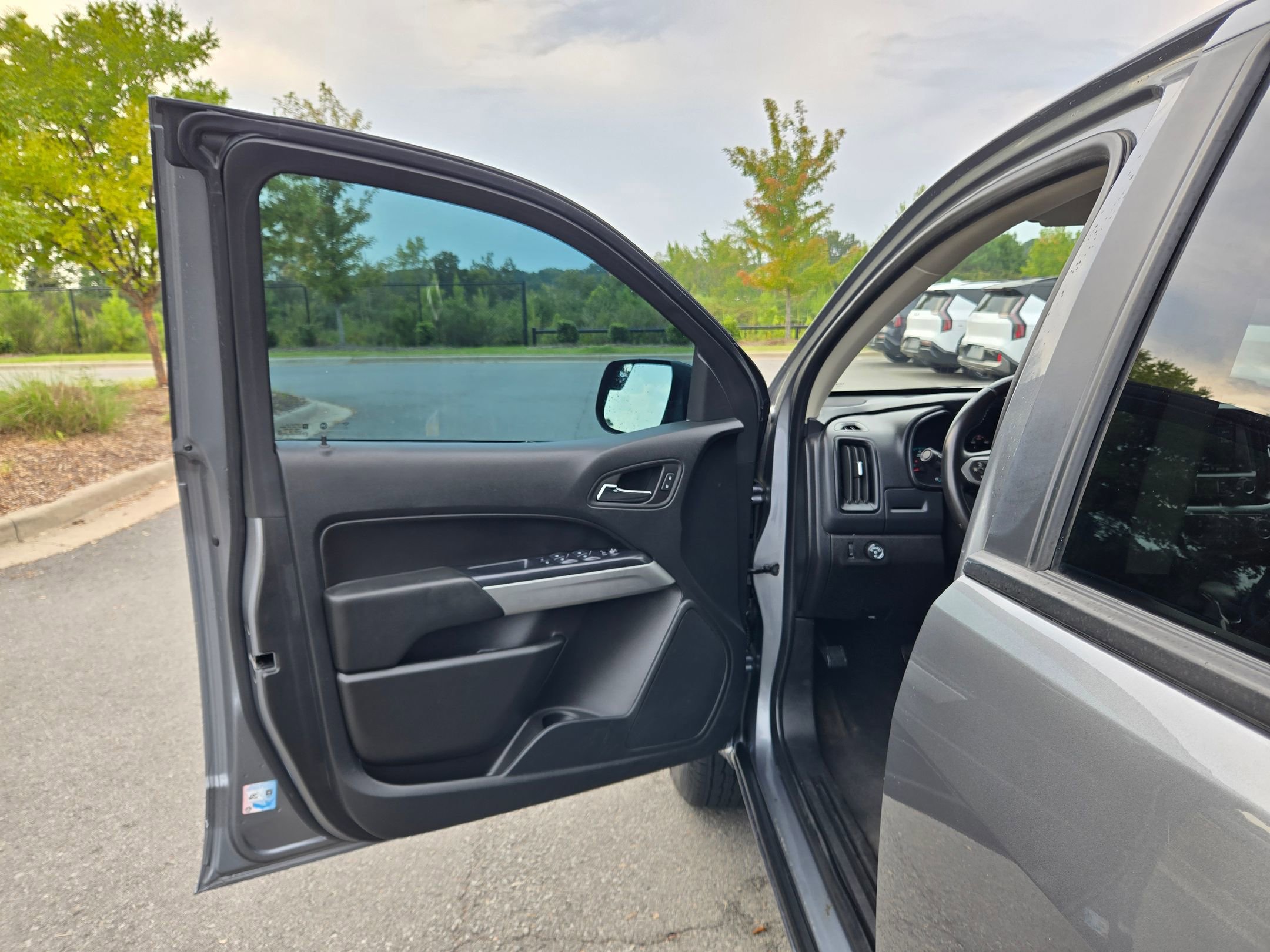 Used 2022 Chevrolet Colorado LT w/ LT Convenience Package image 20