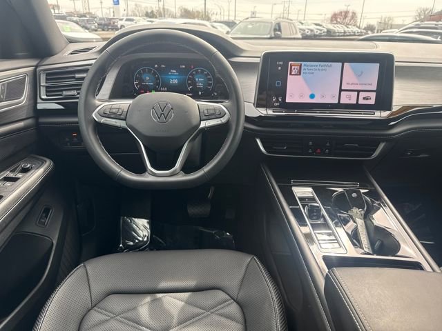 Used 2024 Volkswagen Atlas Cross Sport SE image 12