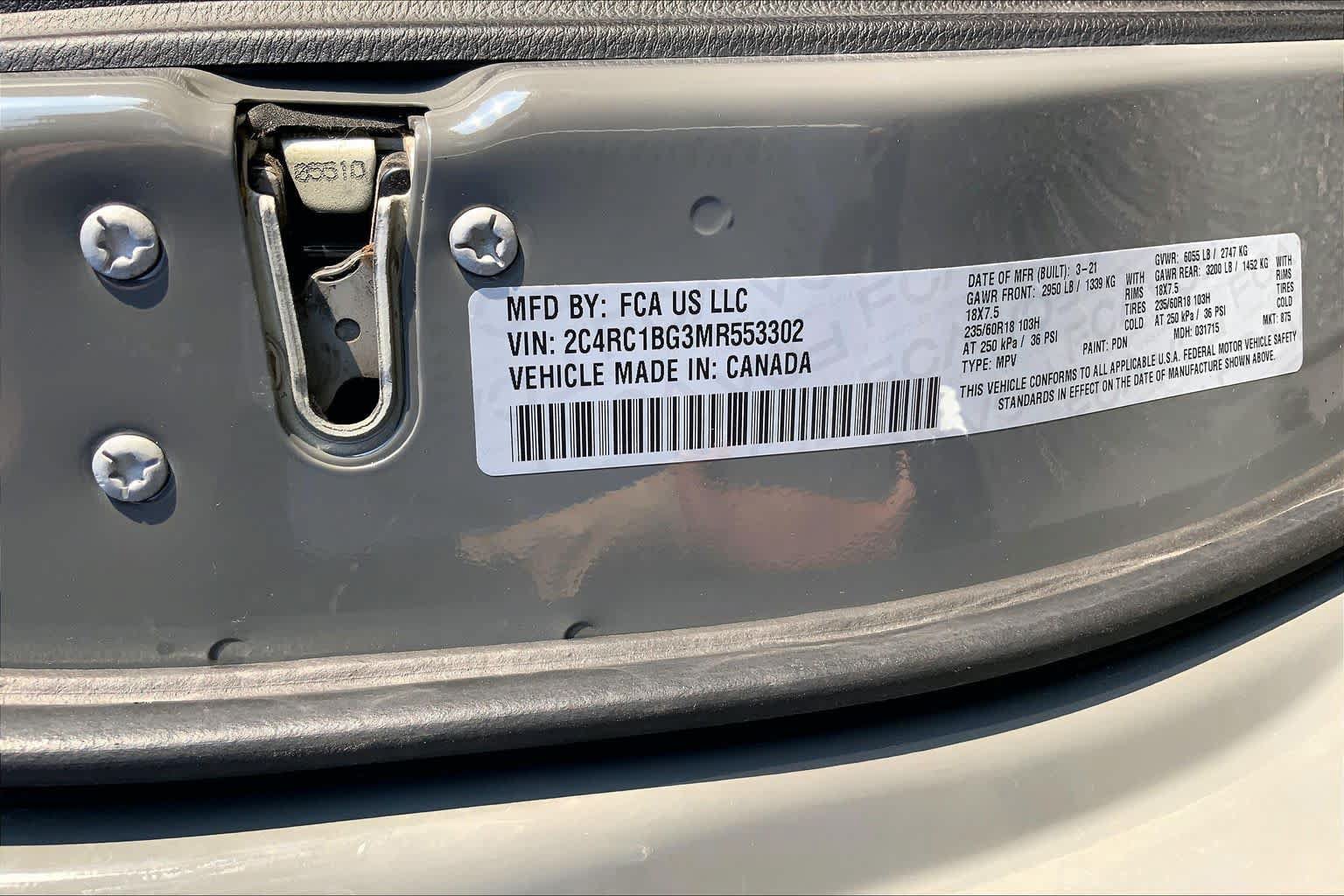 Used 2021 Chrysler Pacifica Touring-L w/ Uconnect Theater Family Group FWD image 29