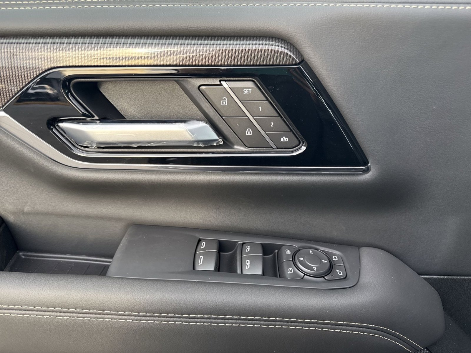 New 2026 GMC Yukon XL Elevation w/ Elevation Premium Package image 15