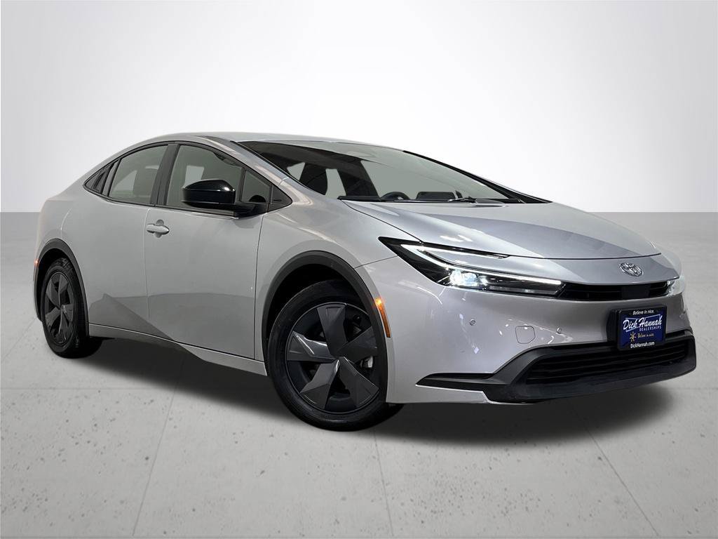 Used 2025 Toyota Prius LE FWD image 7