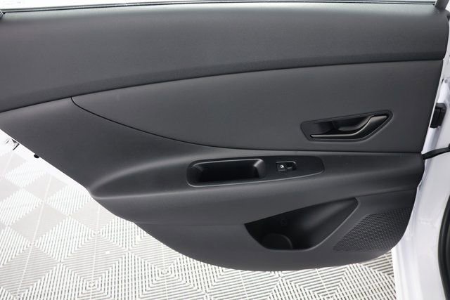 Used 2025 Hyundai Elantra Sport FWD image 25