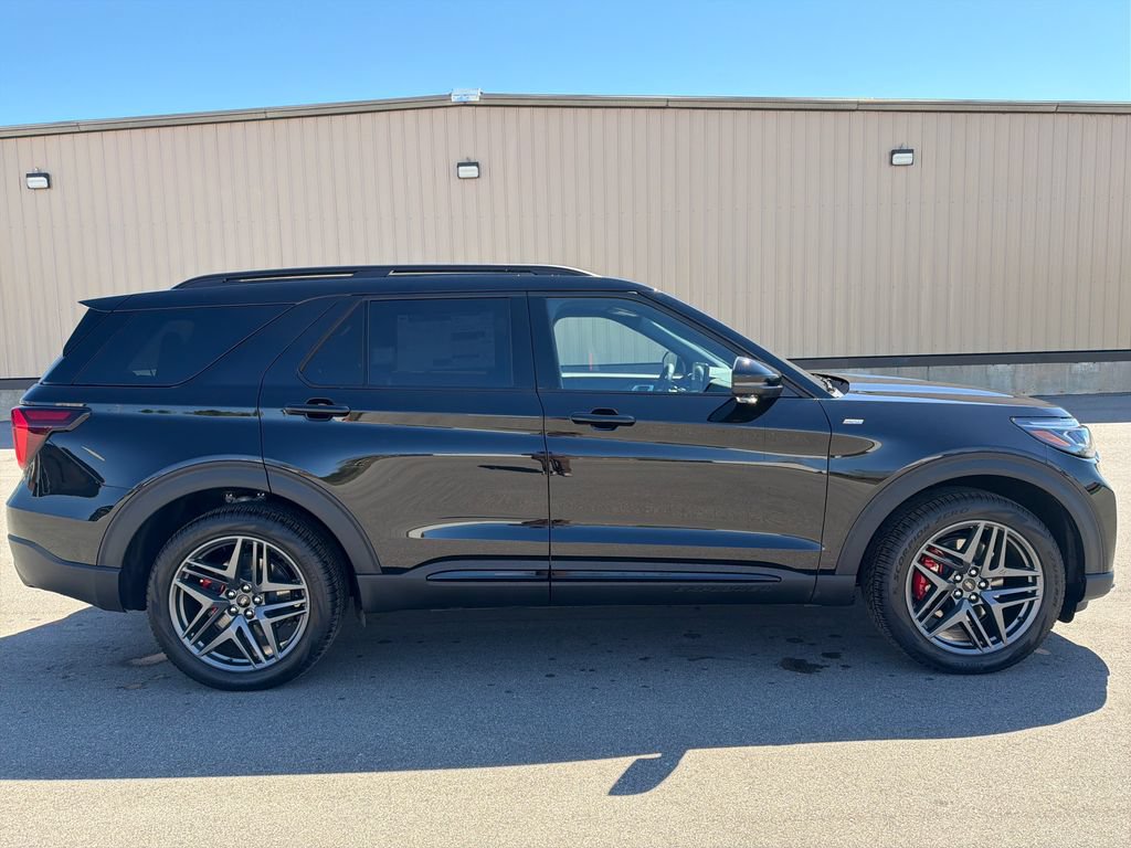 New 2026 Ford Explorer ST-Line w/ ST-Line Street Pack AWD/4WD image 6