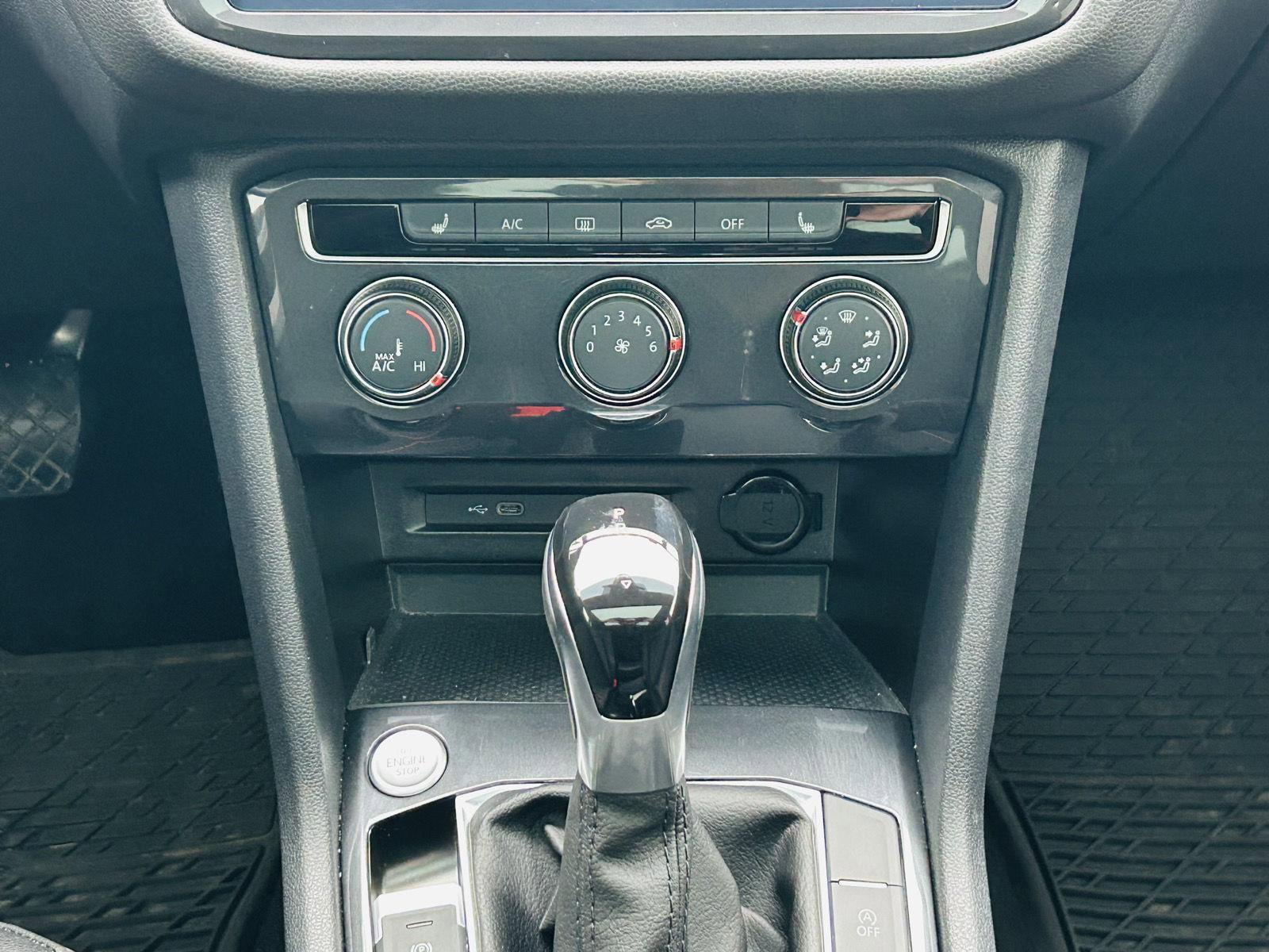 Used 2024 Volkswagen Tiguan Wolfsburg Edition w/ Panoramic Sunroof Package image 21