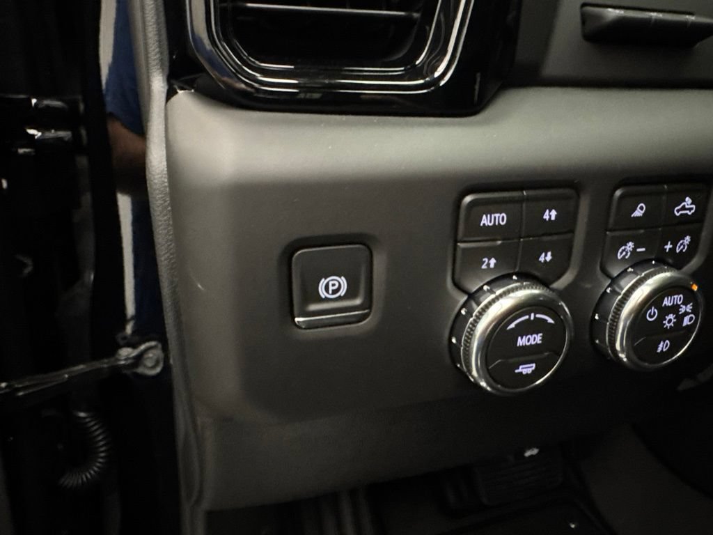 New 2026 GMC Sierra 2500 AT4 w/ AT4 Premium Plus Package AWD/4WD image 28