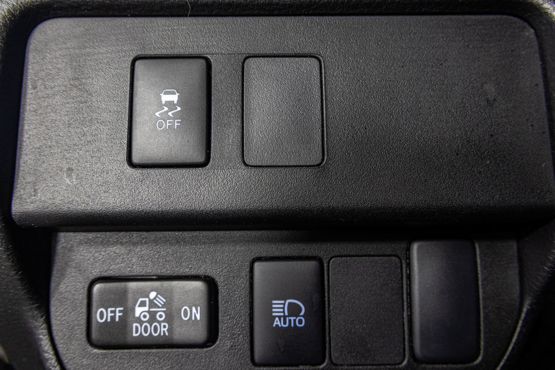 Used 2023 Toyota Tacoma SR AWD/4WD image 31