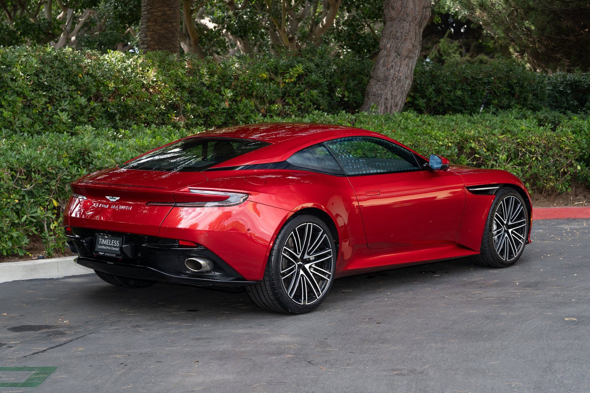 Used 2024 Aston Martin DB12 Coupe image 3