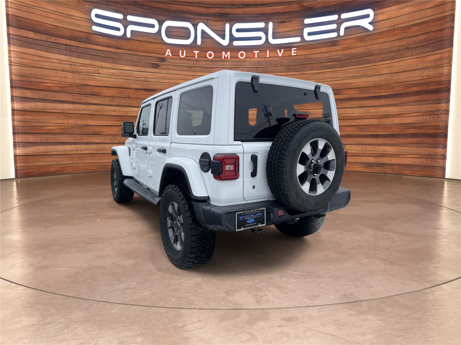 Used 2019 Jeep Wrangler Unlimited Sahara image 5