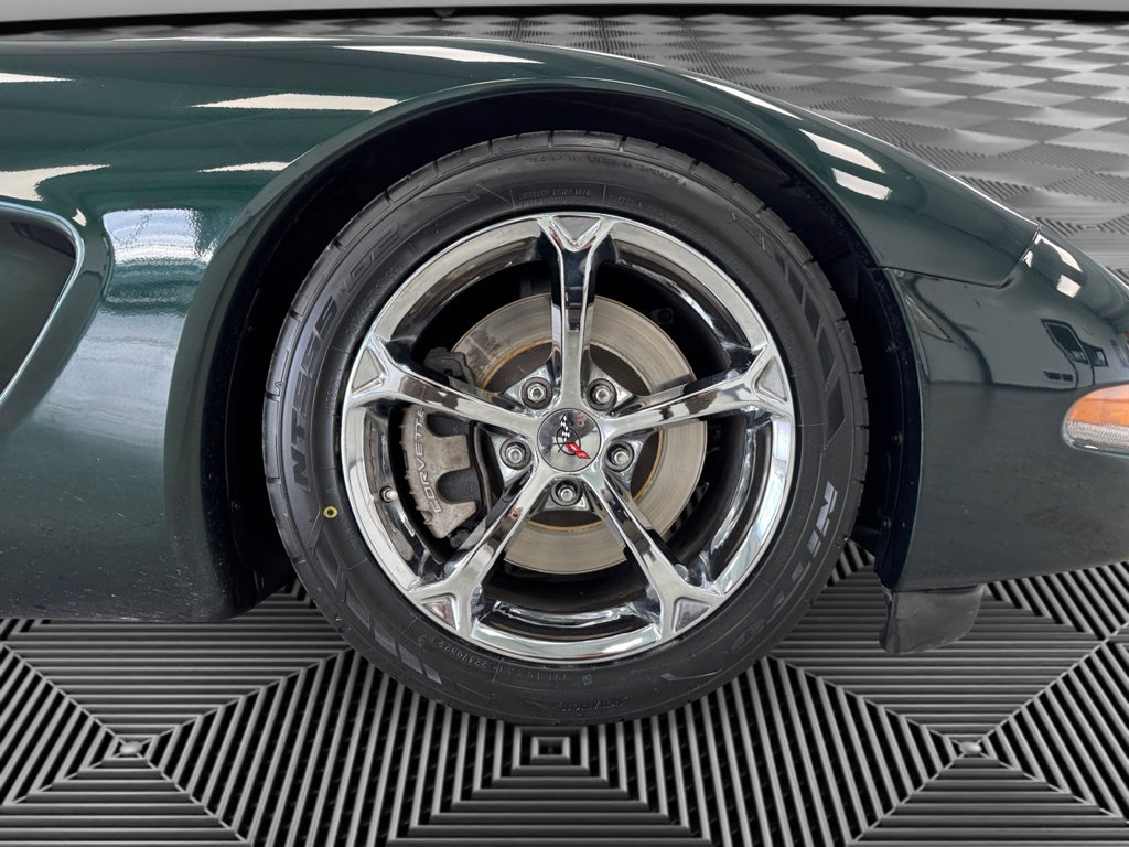Used 2001 Chevrolet Corvette Coupe w/ Preferred Equipment Group1 image 10