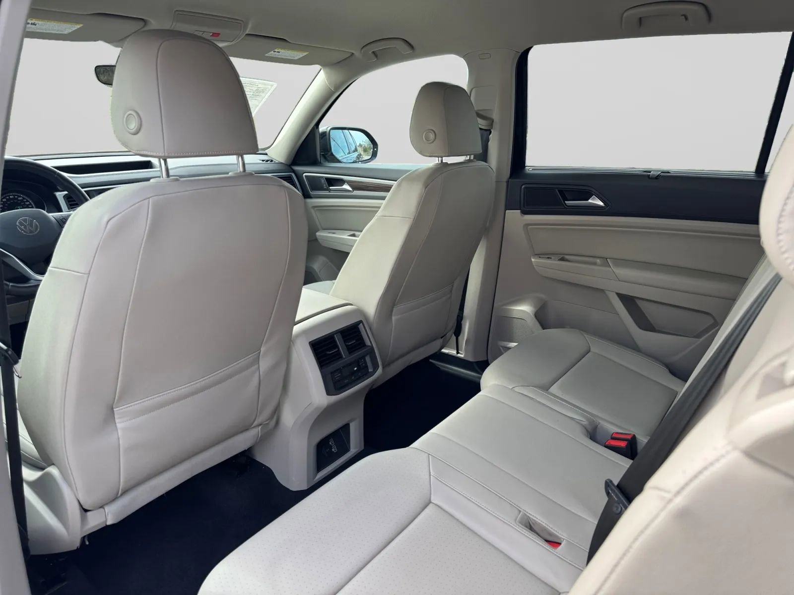 Used 2021 Volkswagen Atlas SE image 27