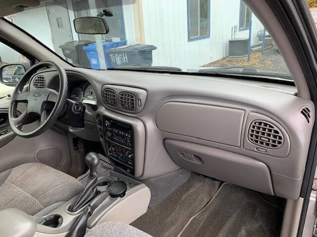 Used 2004 Chevrolet TrailBlazer LS w/ LS Preferred Equipment Group image 21