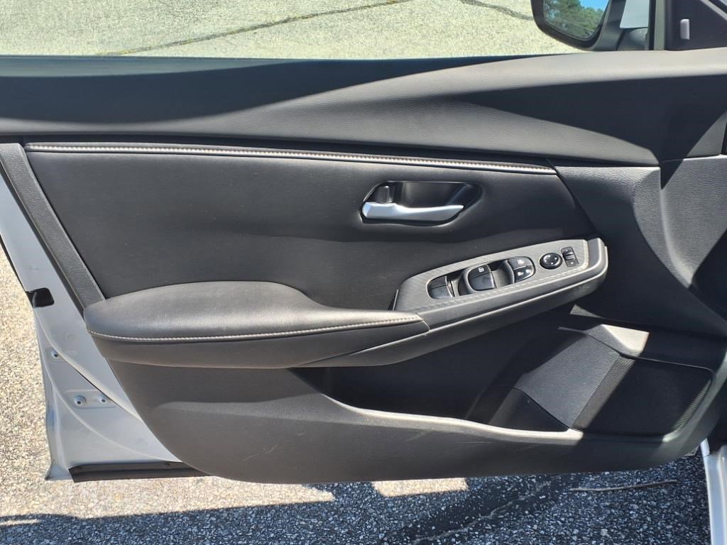 Used 2022 Nissan Sentra SV image 11