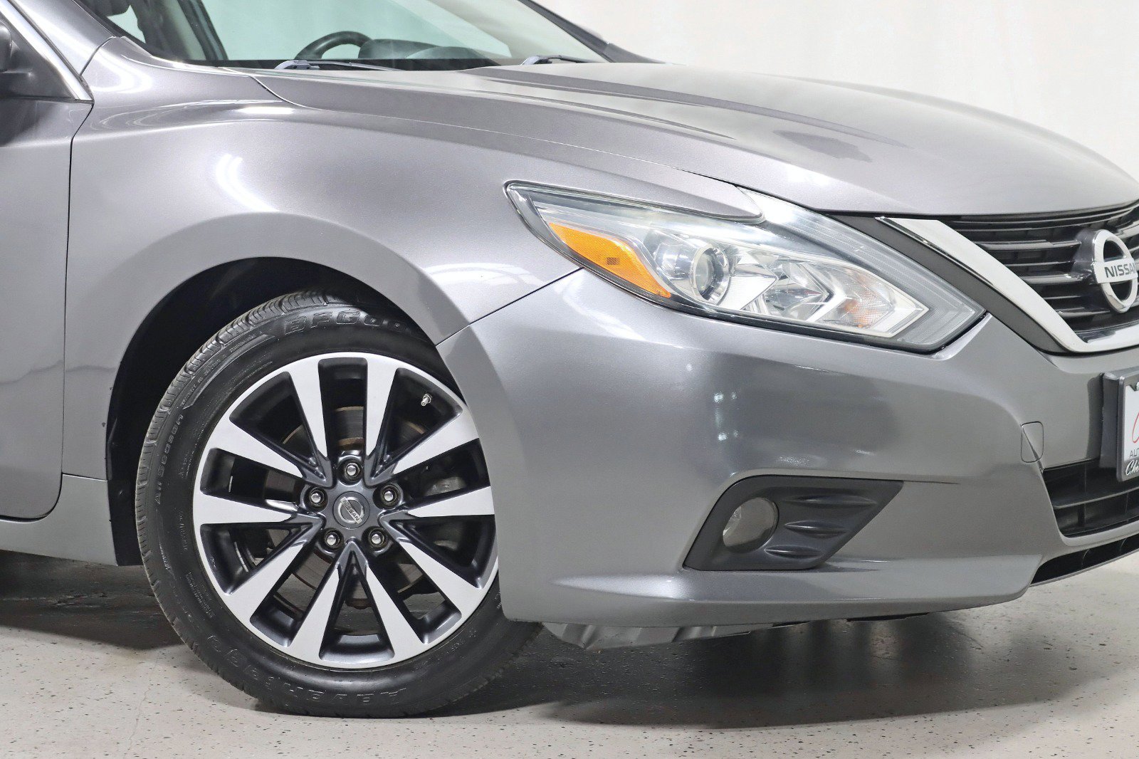 Used 2017 Nissan Altima 2.5 SL w/ Moonroof Package image 5
