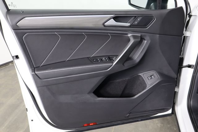 Used 2024 Volkswagen Tiguan SE R-Line AWD/4WD image 18