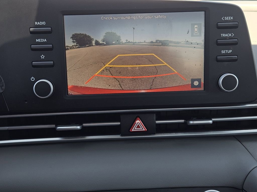 Used 2023 Hyundai Elantra SE FWD image 13