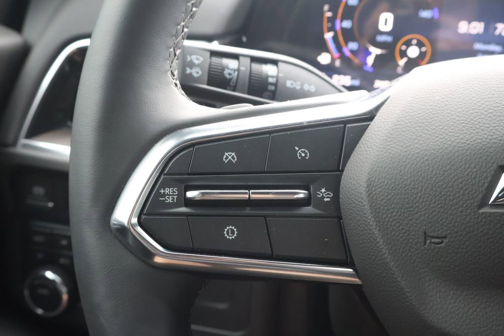 Used 2025 Chevrolet Suburban Premier AWD/4WD image 21