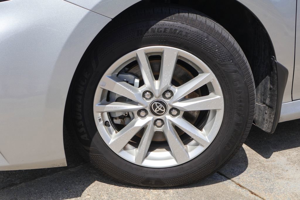 Used 2025 Toyota Camry LE AWD/4WD image 30