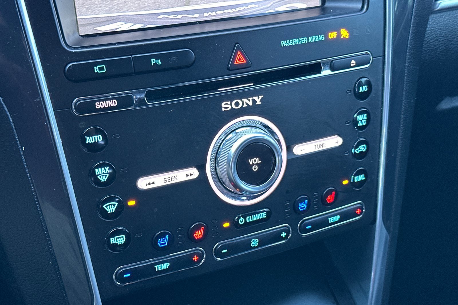 Used 2017 Ford Explorer Limited image 23