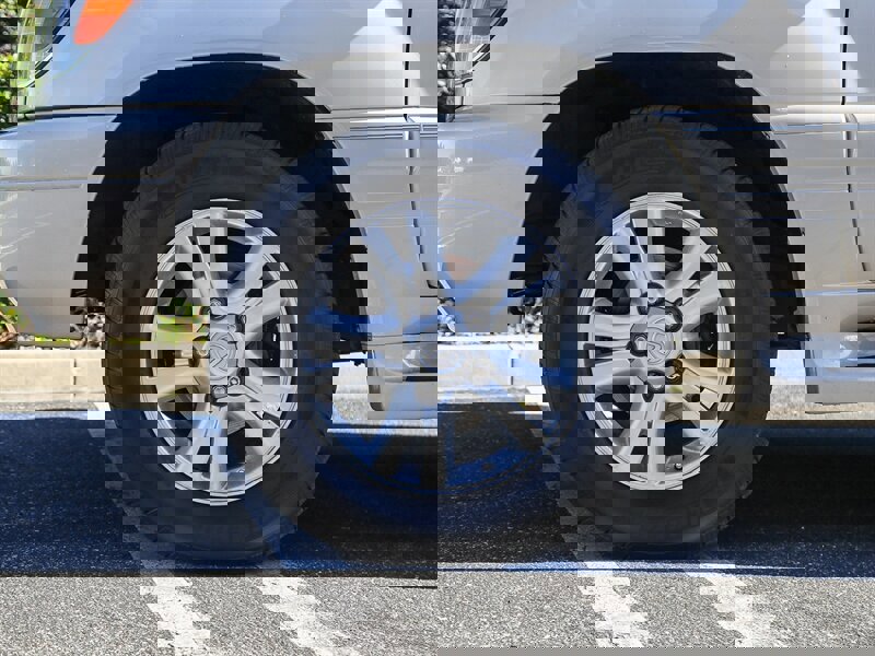 Used 2003 Lexus LX 470 4WD image 13