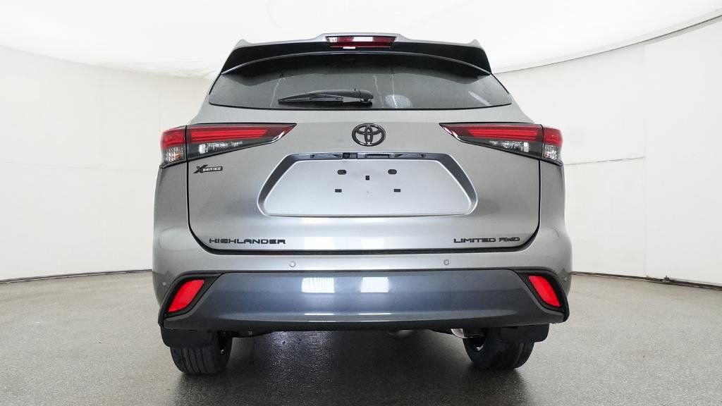 Certified 2026 Toyota Highlander Limited AWD/4WD image 9