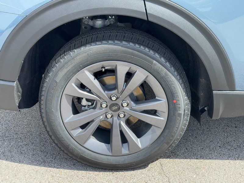 New 2026 Ford Explorer Active w/ Active Comfort Package image 4