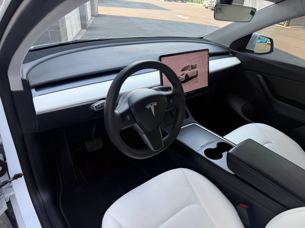 Used 2022 Tesla Model Y Long Range AWD/4WD image 26