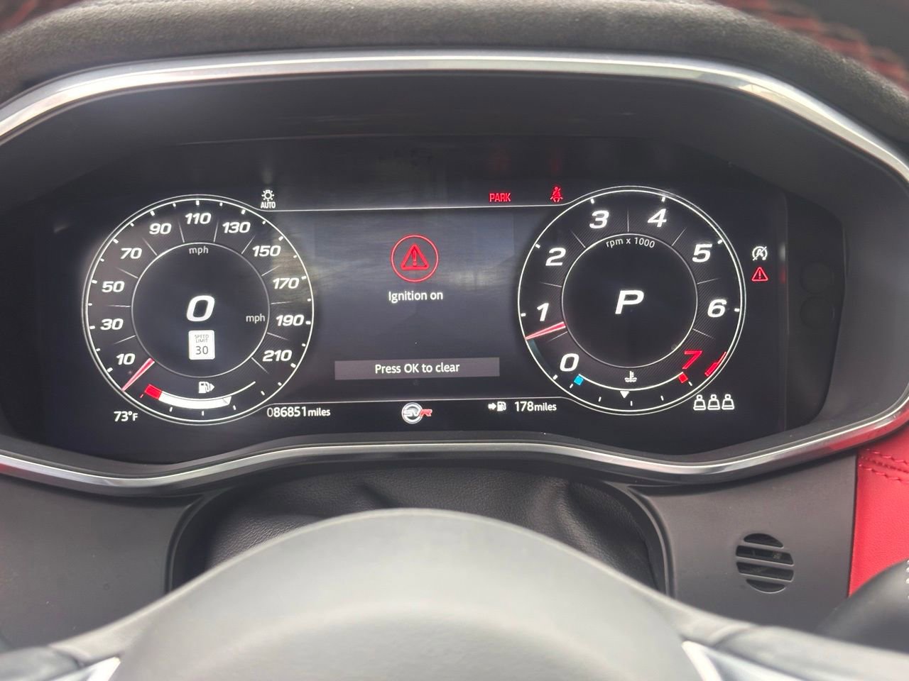 Used 2021 Jaguar F-PACE SVR image 31