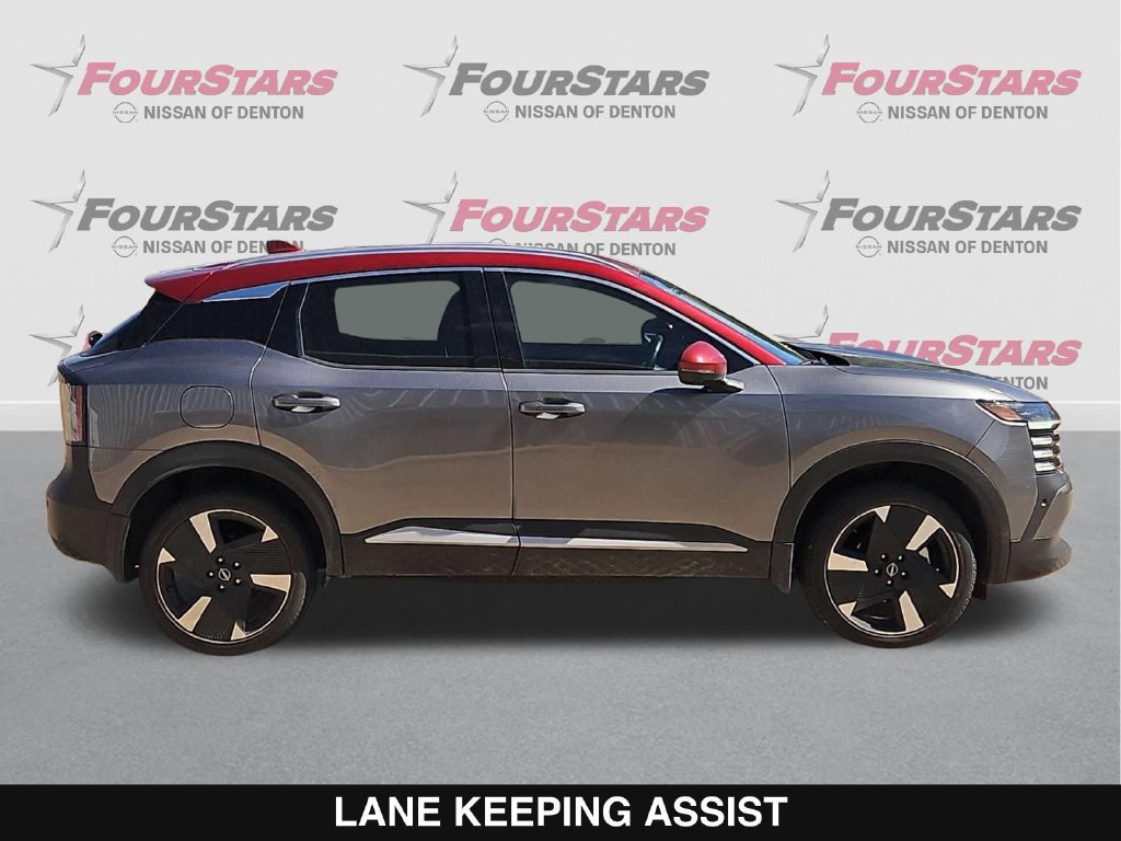 Used 2025 Nissan Kicks SR w/ Illumination Package FWD image 3